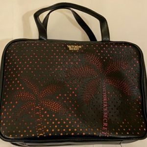 #18 Victoria secret cosmetics bags set